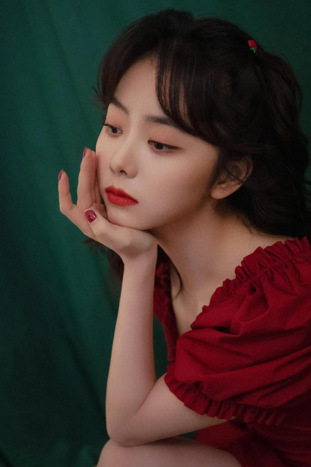 超级小可爱谭松韵,有着童颜少女的乖萌娃娃脸