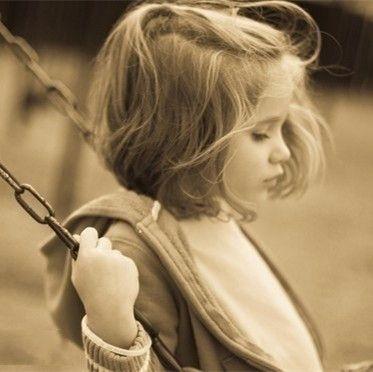 拐走孩子只需几块糖果?请家长们务必多加留意,家长要多提防