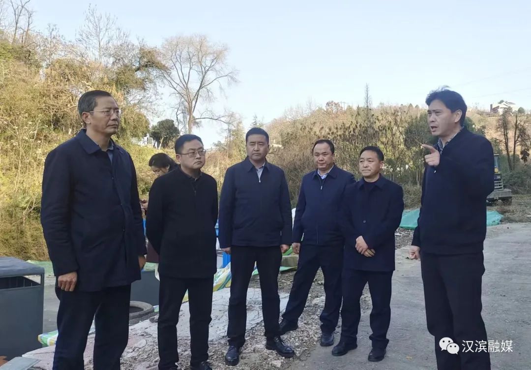 安康汉滨区区长吴大林督导检查"双节"环境卫生综合整治工作