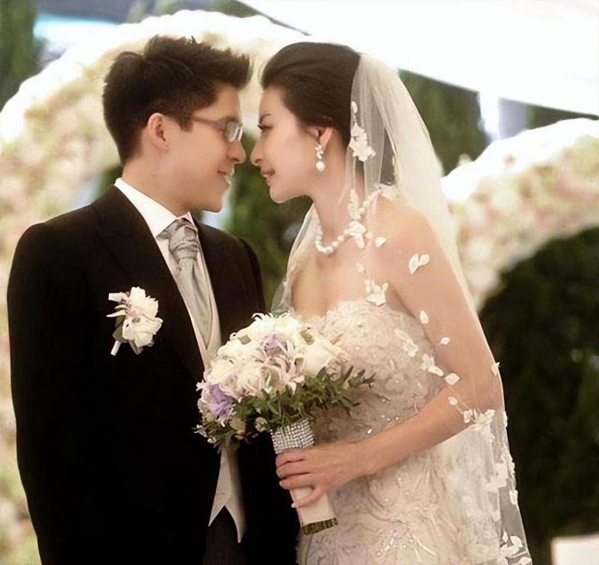 被豪门霍族捧在手心的郭晶晶,为何备受尊重?三大靠山说明一切!