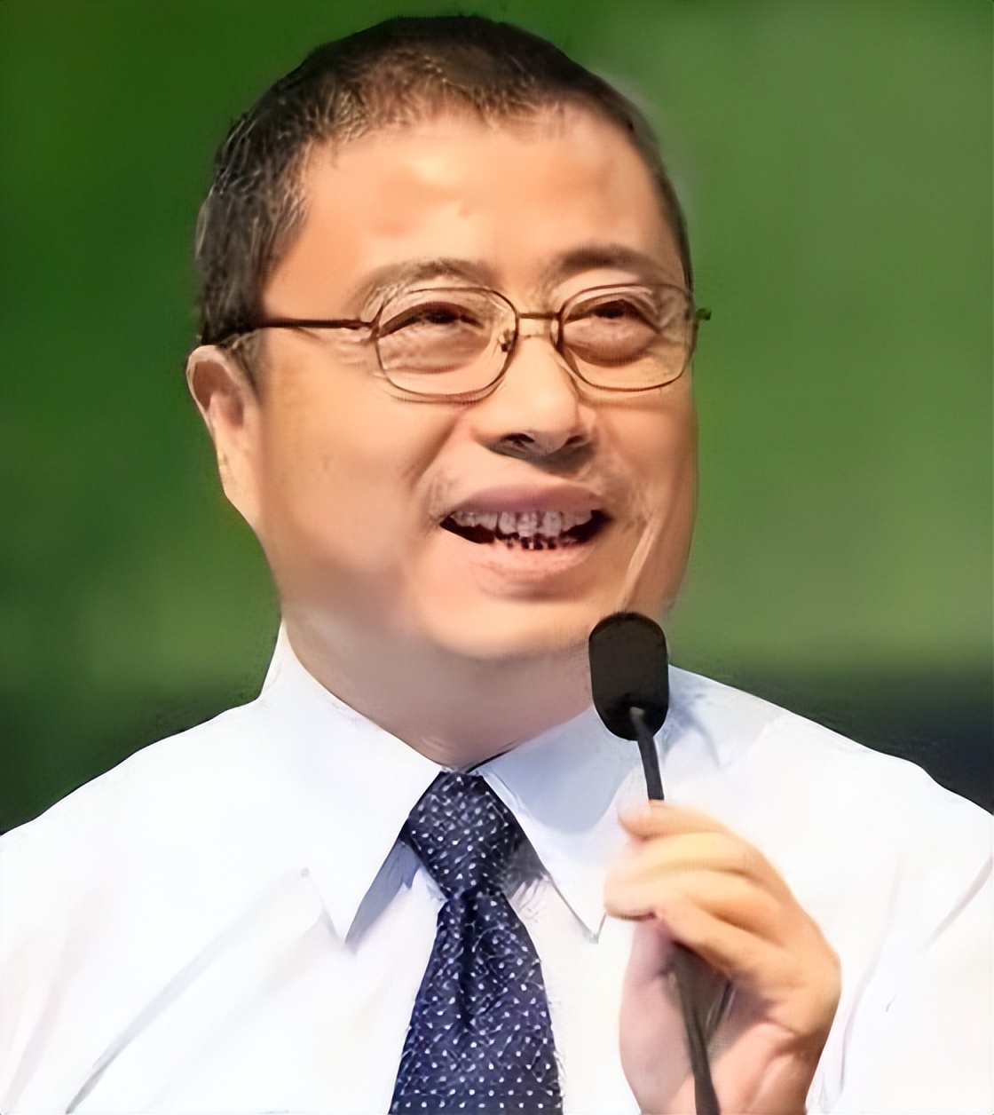 洽洽创始人陈先保,36岁辞去铁饭碗,靠卖瓜子身价超120亿!