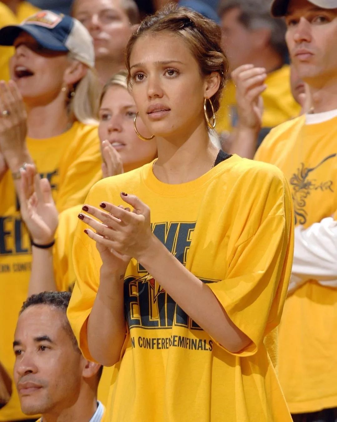 nba第一女神科比想和她约会林书豪家里贴满了她