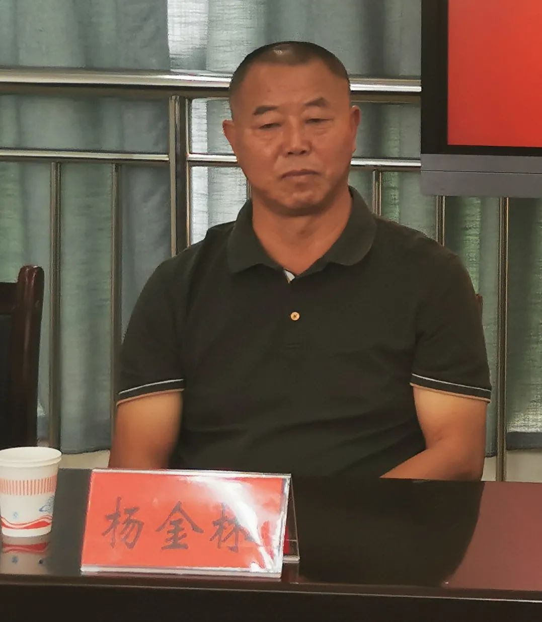 云南鹤庆一中高考创辉煌,爱心企业奖励考入清华北大的学子及教师