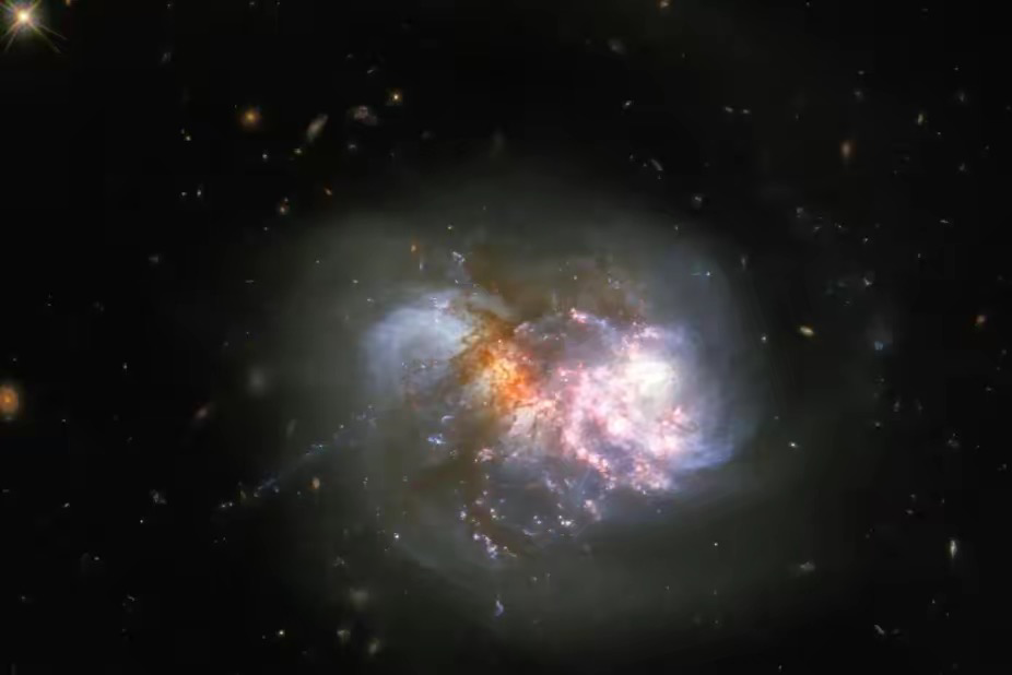 哈勃拍摄到的"上帝之城",究竟是个什么东西?科学家:我也不懂