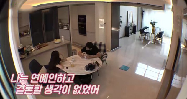 参观秋瓷炫住的豪宅,如今入乡随俗,家里装修都是参照国内风格