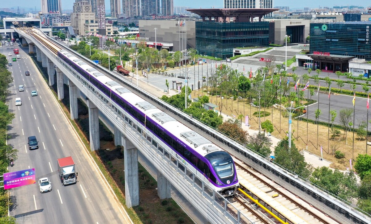 浙江金华"金彩"亚运号专列投入运营,营造沉浸式亚运体验