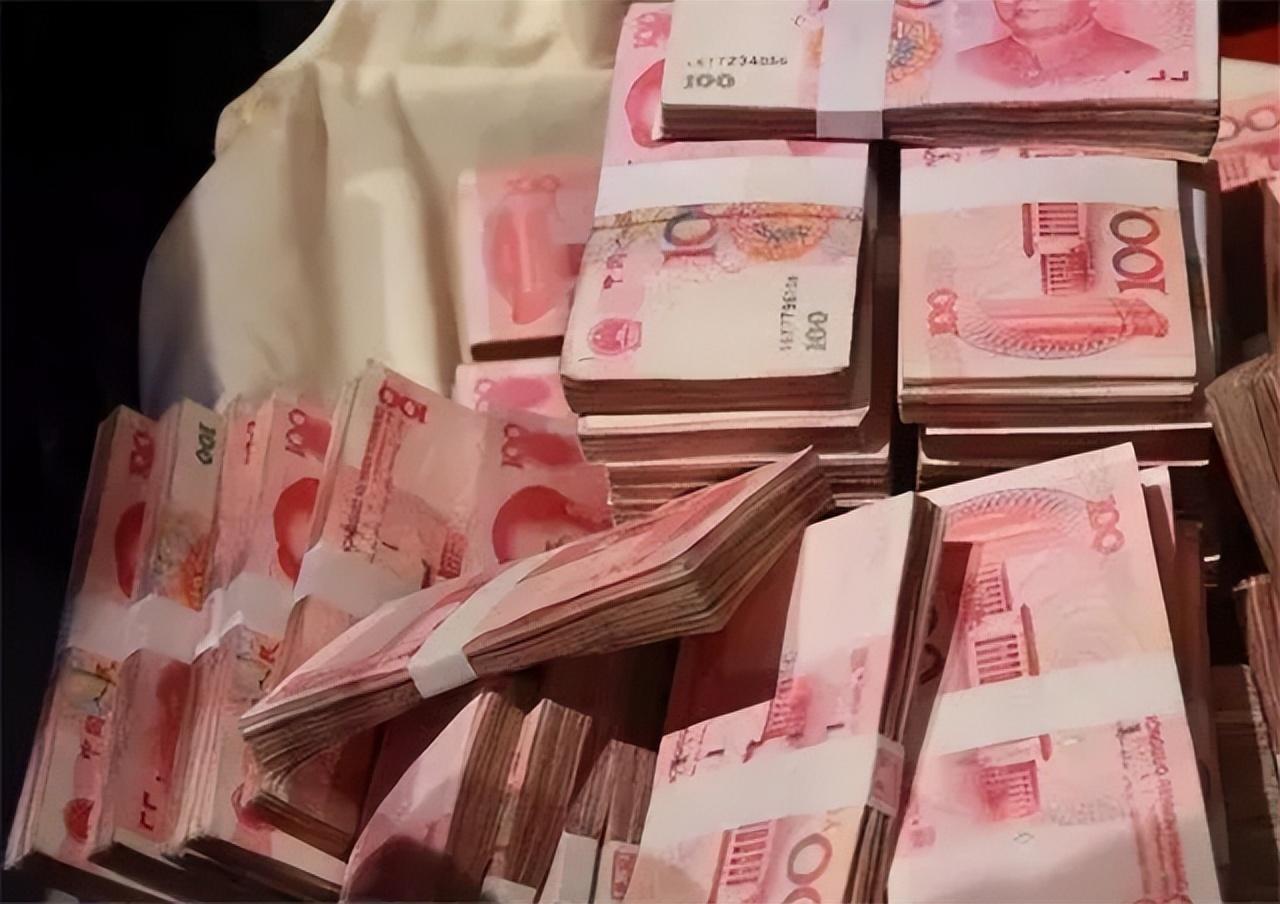 哈尔滨富豪逃犯沈俊林:20年隐姓埋名身家上亿,把情人捧成大明星