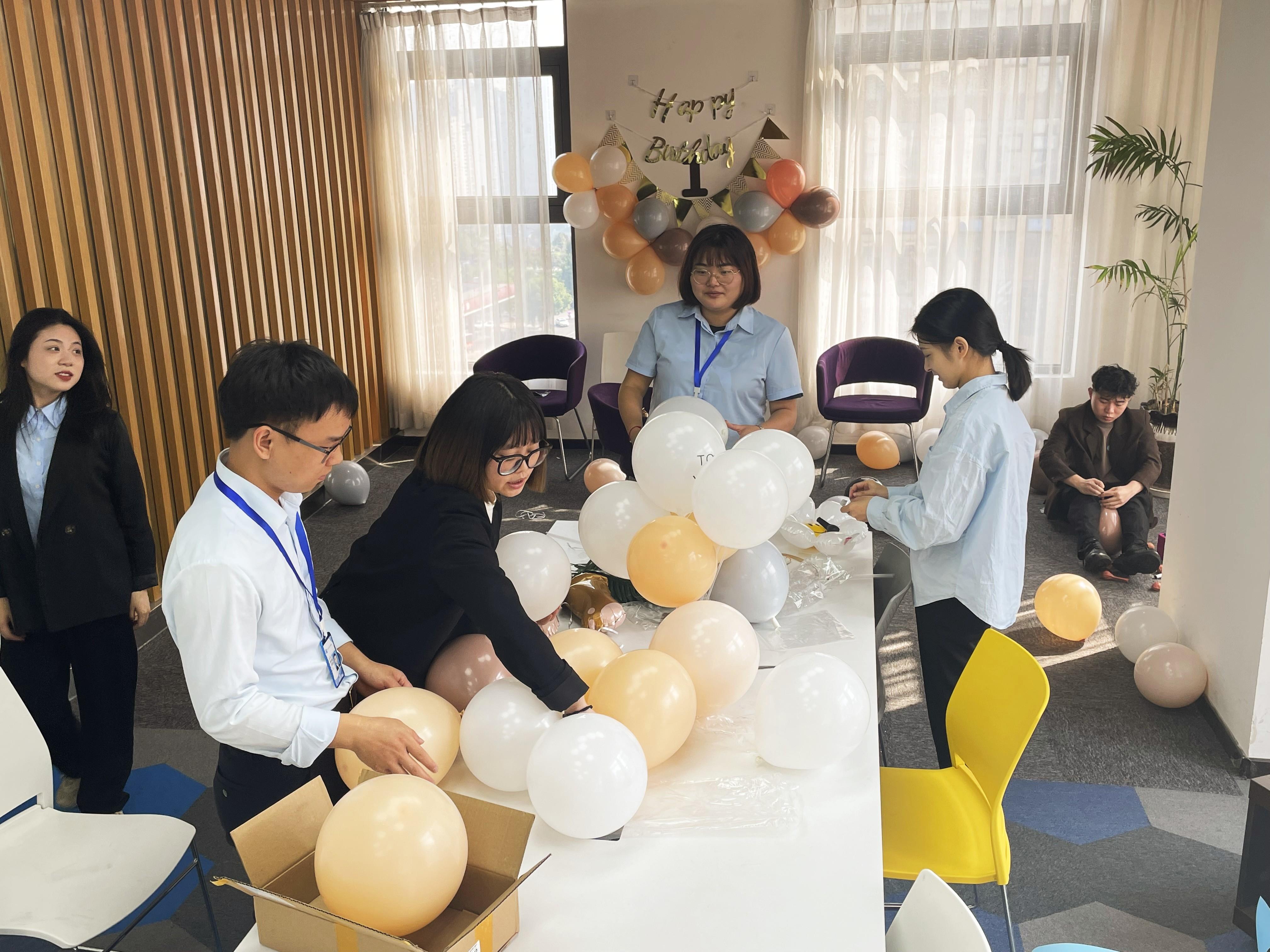 员工生日会|公司与你一起成长