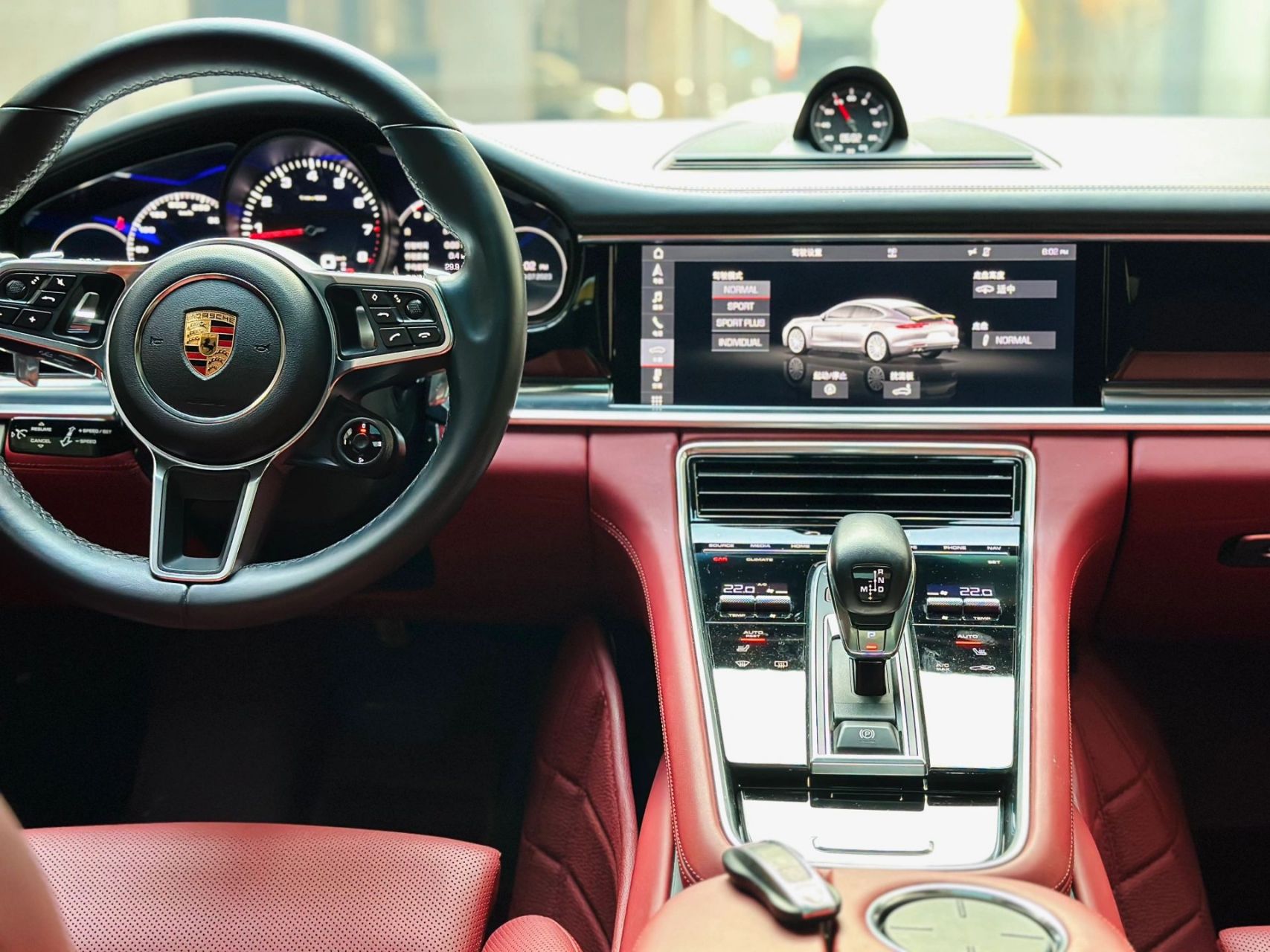 20年保时捷冰莓粉帕拉梅拉panamera 因为分手了 所以卖掉他给我买的