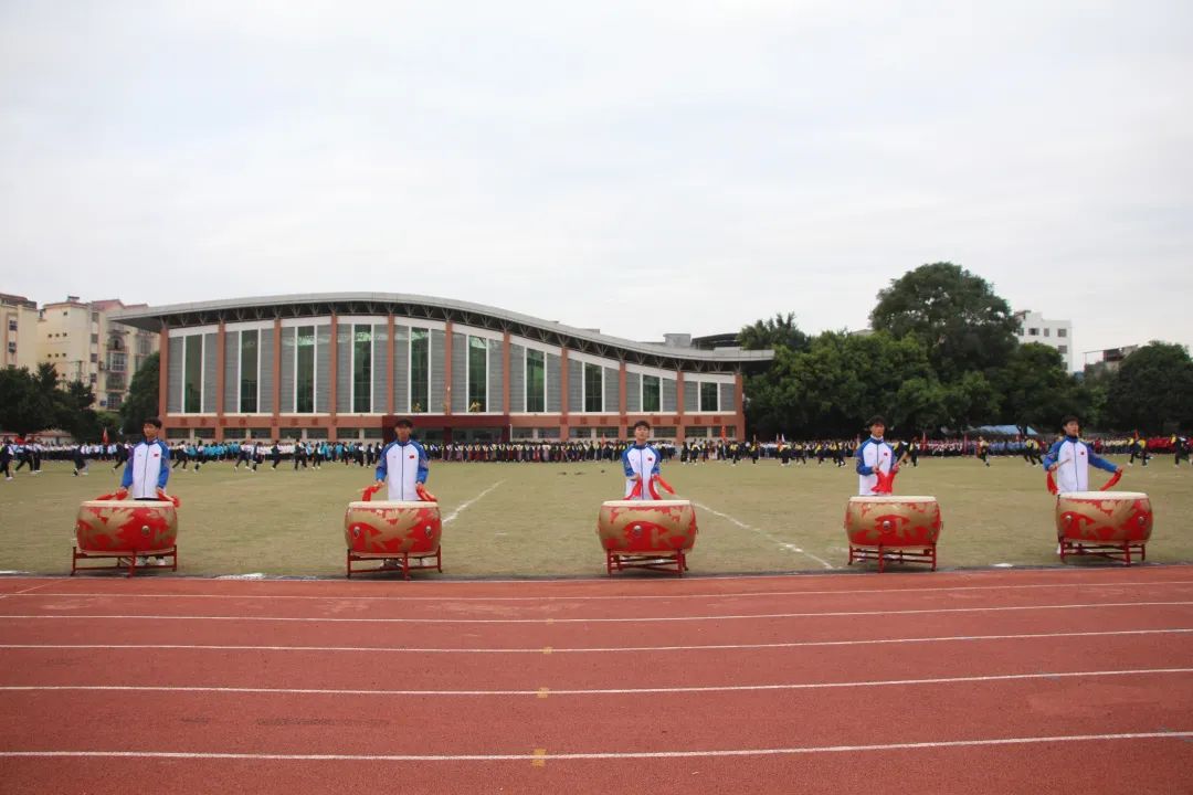 精彩纷呈!武宣县二中文化艺术节开幕!