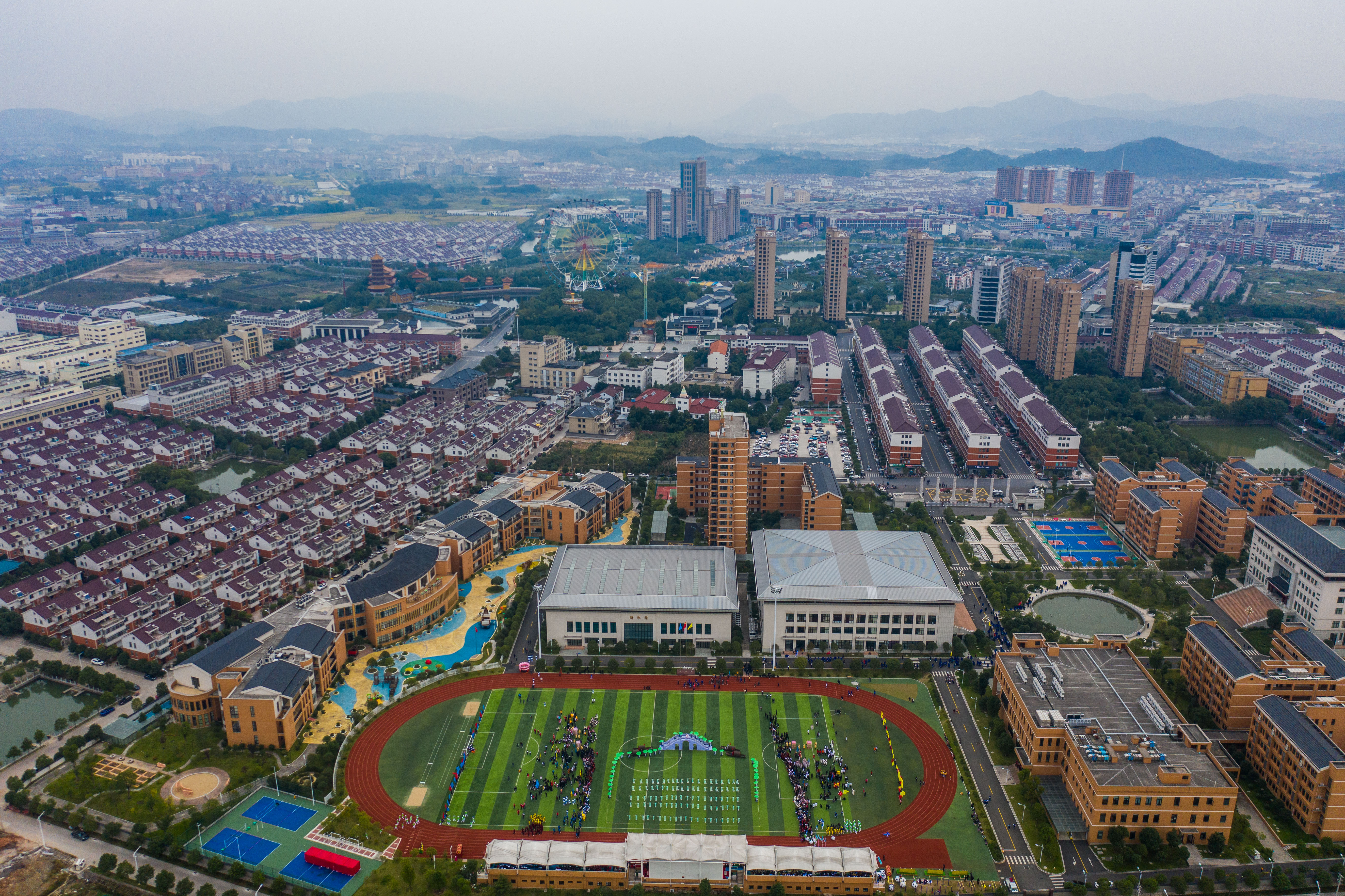 花园村产业致富路(1)