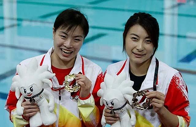 回顾跳水皇后吴敏霞追平郭晶晶记录退役嫁平民老公今生二胎