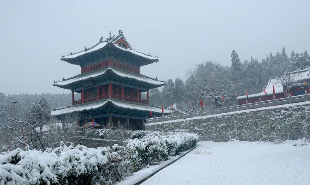 隐藏在大山中的月山寺,风景秀美得不像话,乾隆都无法割舍