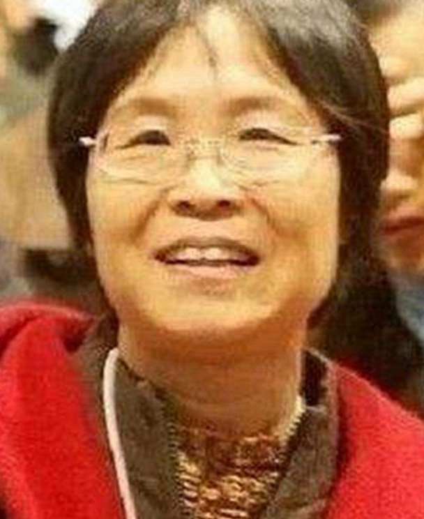 "黄帅事件"中,那位批评学生的班主任事后过得怎样?