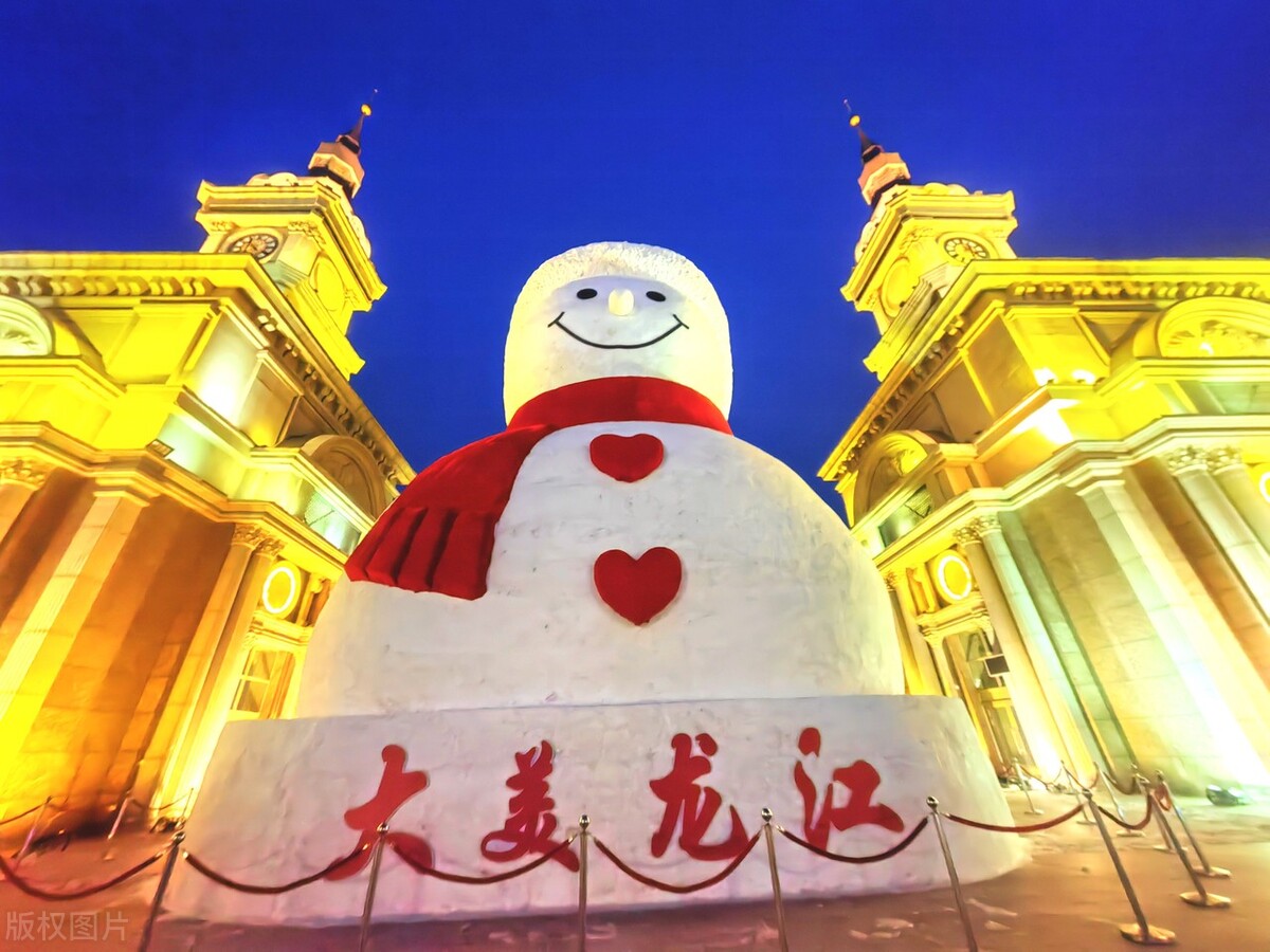 群力音乐公园大雪人图片