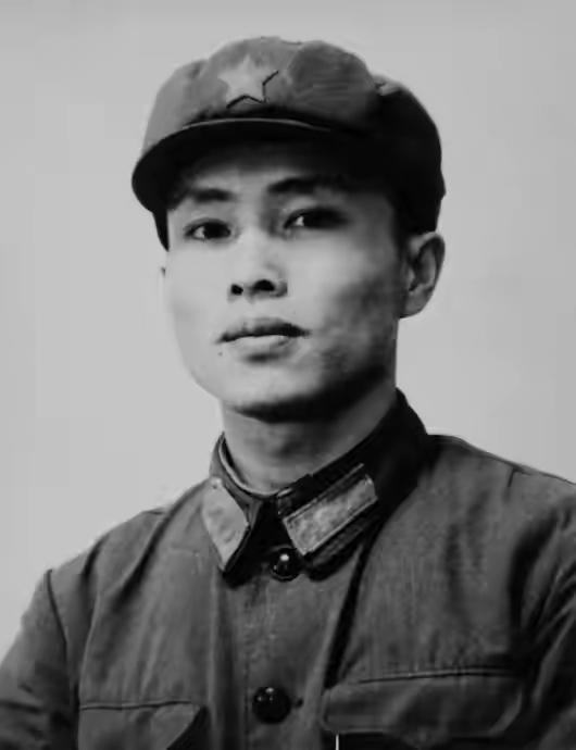 司令员江拥辉警卫排长上街被流氓打伤,将军异常震怒,结果怎样了