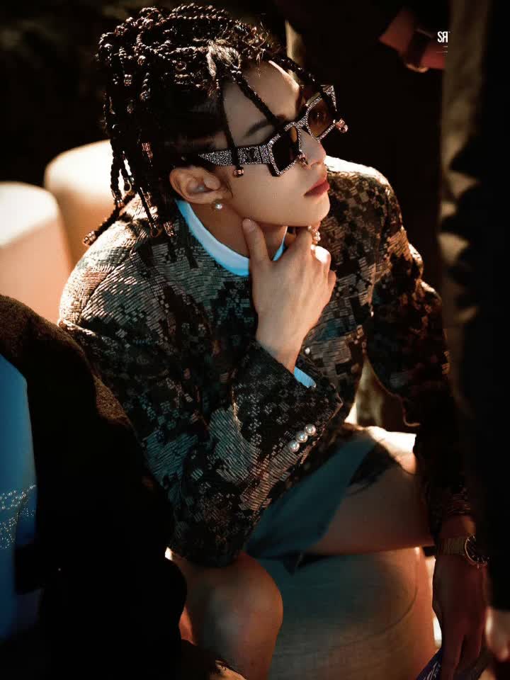 王鹤棣纹身引发热议,网友:娱乐圈要求太严格