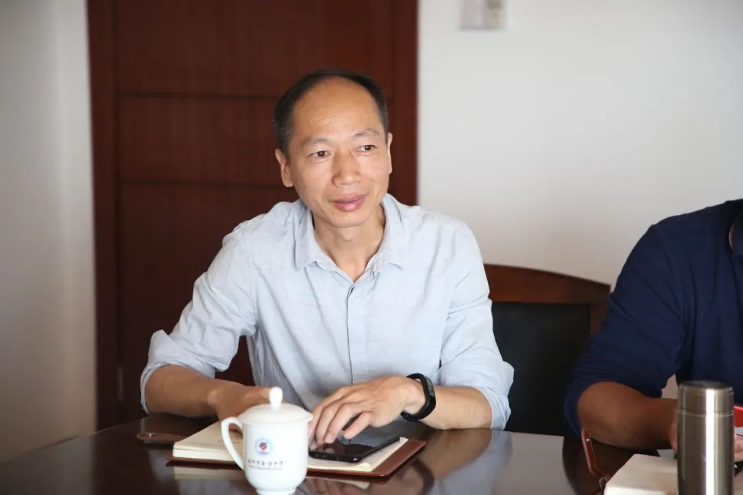 岁月如歌,温情长流!台州市金清中学欢送这个老师