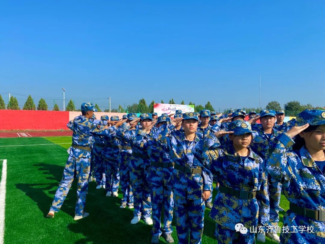 新疆实验中学军训图片