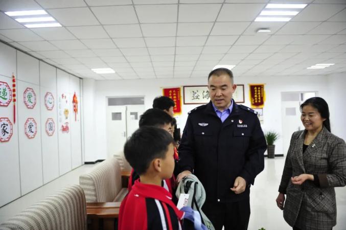 齐鲁最美警察候选人 | 曾爱军:暖警"大曾"