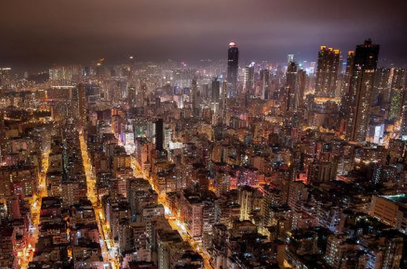 80年代香港的"地狱之城":警察敢旁观却不敢进去