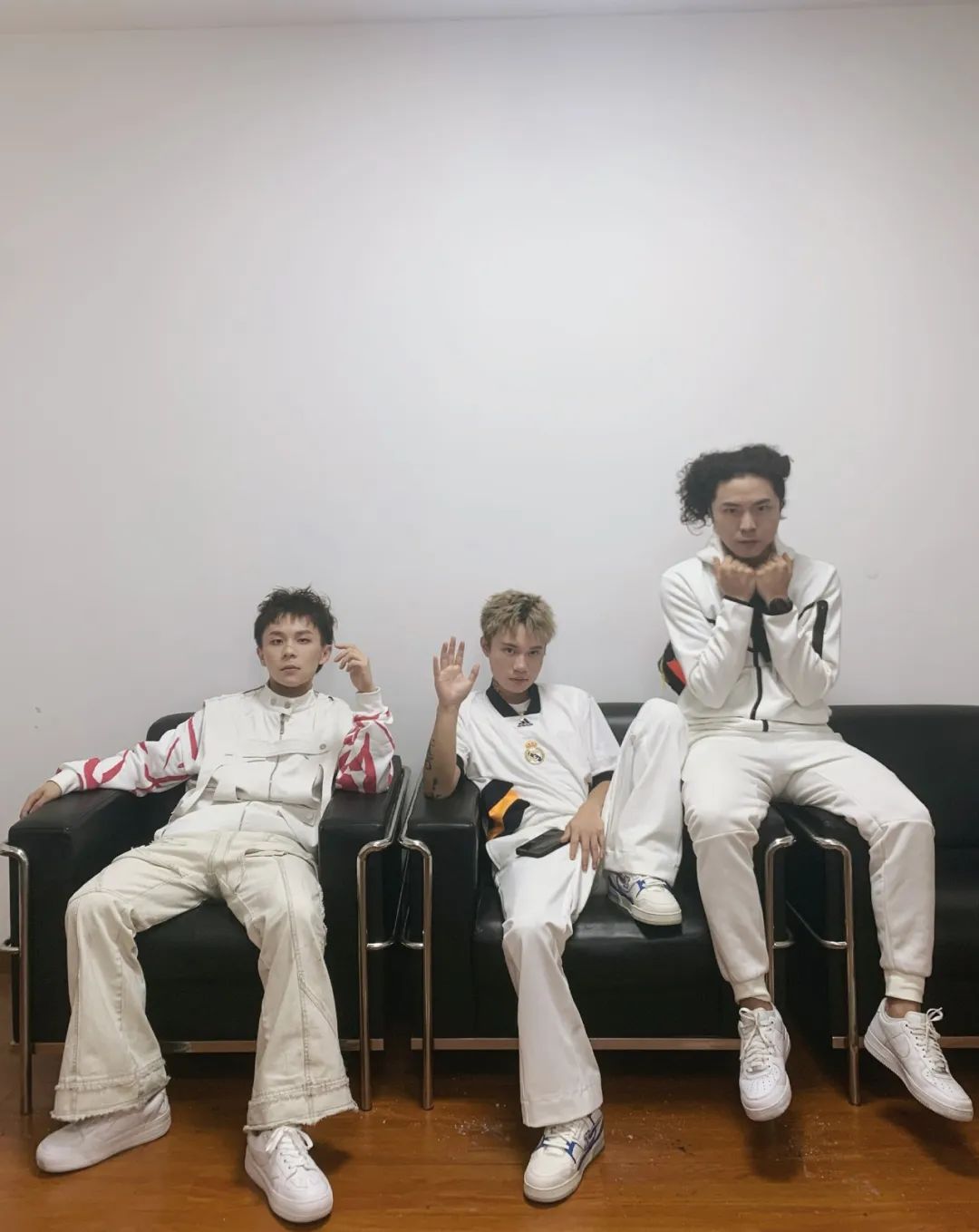 派克特录制现场官宣乃万加入nous厂牌