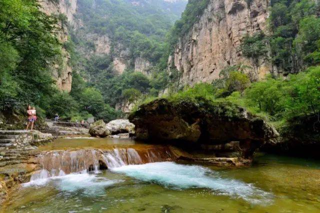 河南这两个景区是"双胞胎兄弟,一个游人如织,一个无人想去