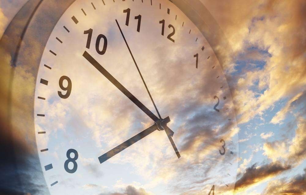 叠加,表现出"科层为本,竞争为质"的特征,加重女教授身上的时间枷锁