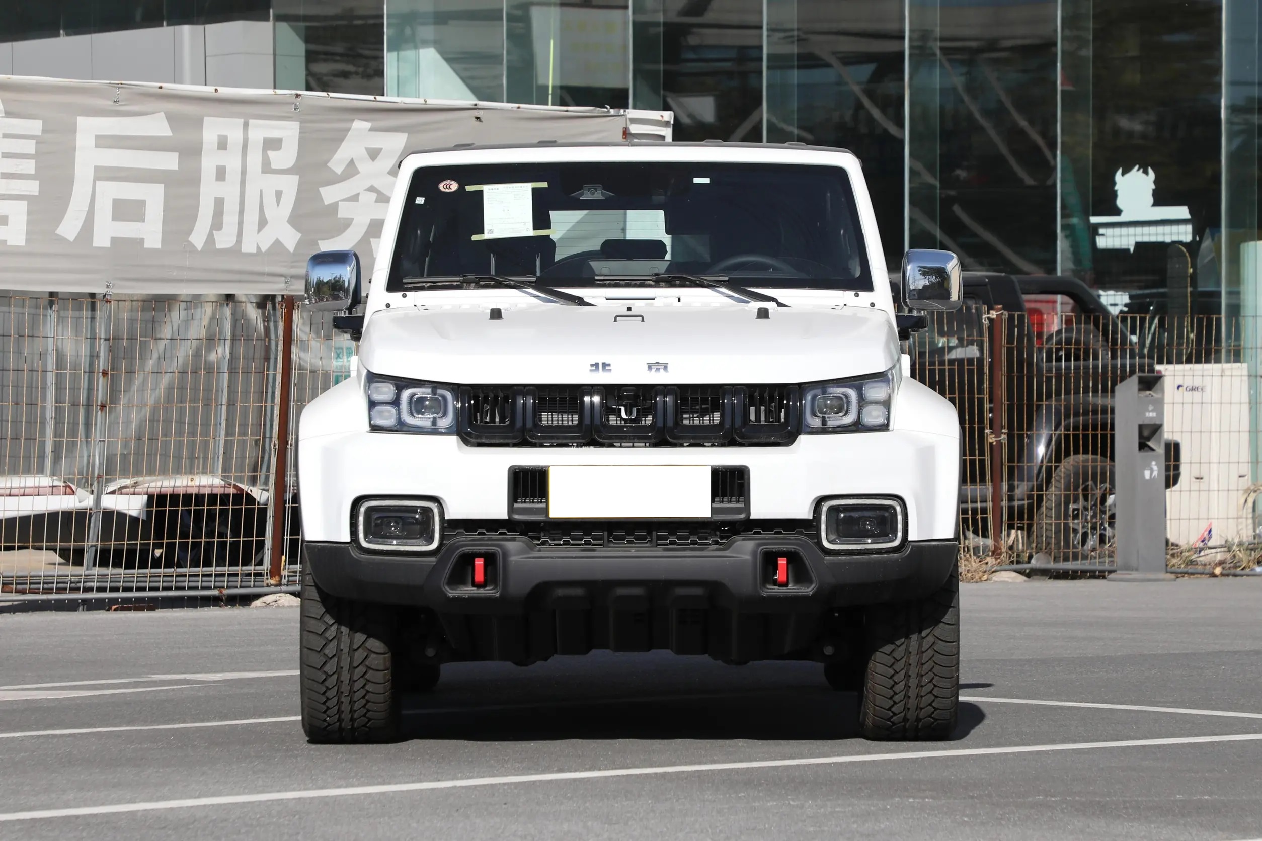 买硬派越野车,选这两台不会错,越野能力不输普拉多,划算又可靠