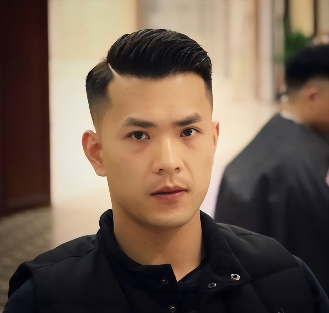 中年男性避雷的3款发型,油腻感十足,那该如何凸显自身魅力?