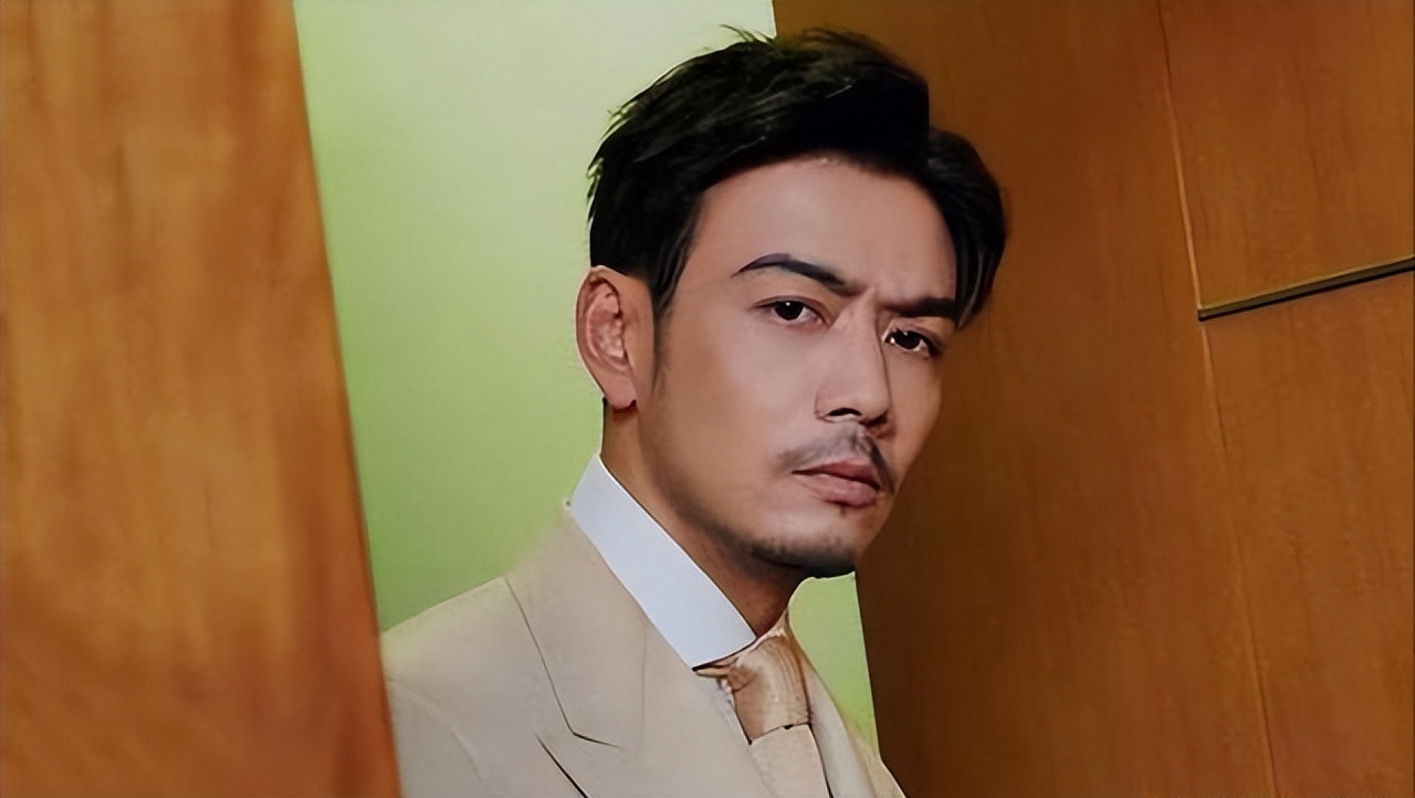 从"顶流男神"到"顶级渣男",40岁杨烁是如何走向堕落的?