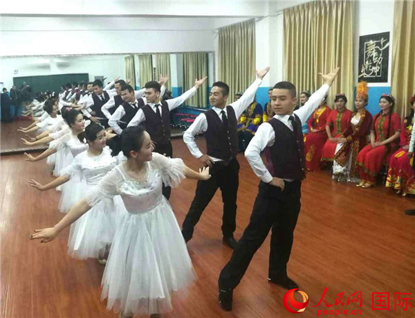 "那是学校,不是集中营"——巴基斯坦记者新疆教培中心见闻