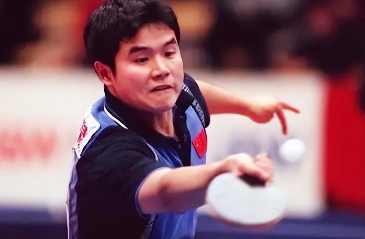 2000年10月1日悉尼奥运会后,国际比赛乒乓用球直径从38mm增加到了40mm