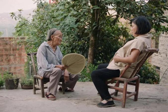 31岁学电影,41岁处女作获奖无数,重庆女导演李冬梅是怎样的奇女子?