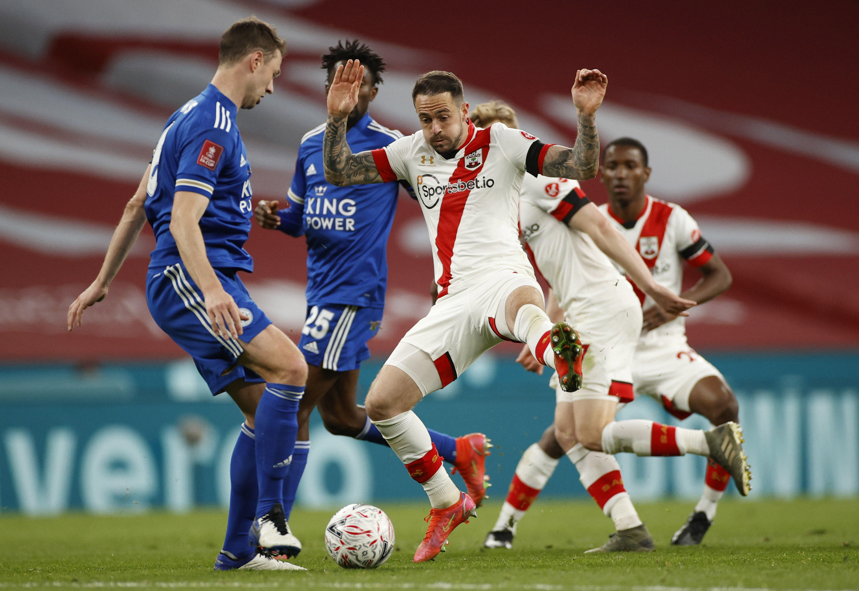 足球——英格兰足总杯:莱斯特城队晋级决赛