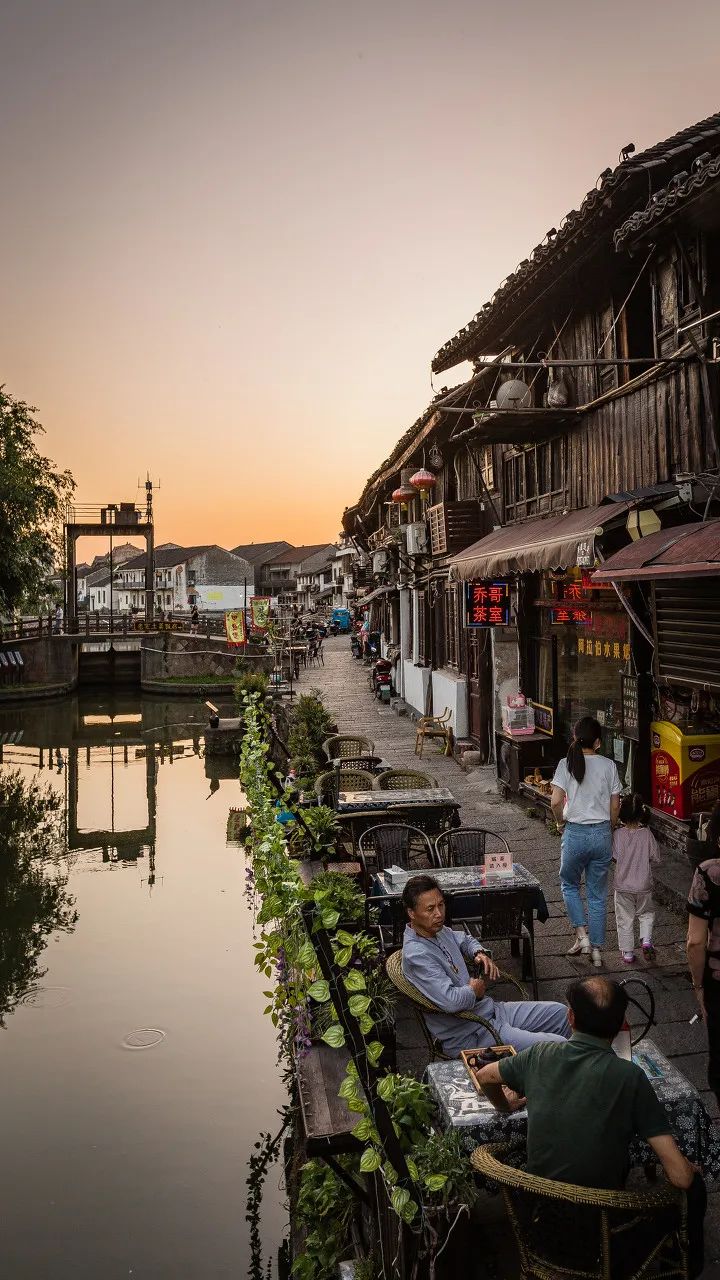 坐标:浙江省湖州市德清县 主要景点:莫干山,新市古镇,下渚湖,芦花荡