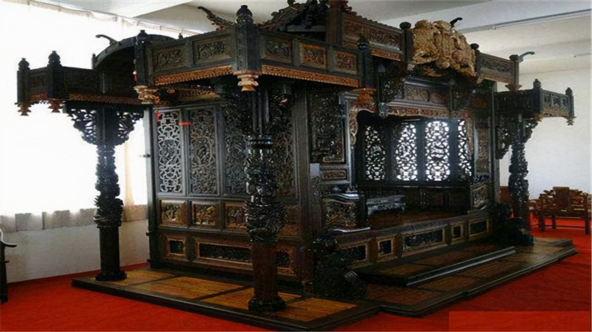 莆田发现清宫3吨重龙床,专家请求上交,收藏者:给我五个亿