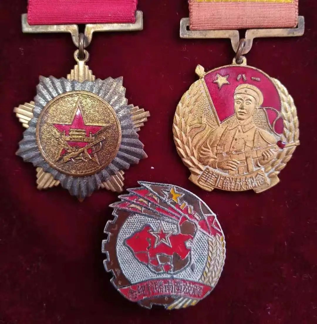 88岁高龄,68年党龄……这位峰峰老党员的故事不寻常!