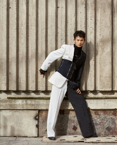 从穷小子到国际超模,到成立了自己的品牌,陆开港经历了多少心酸