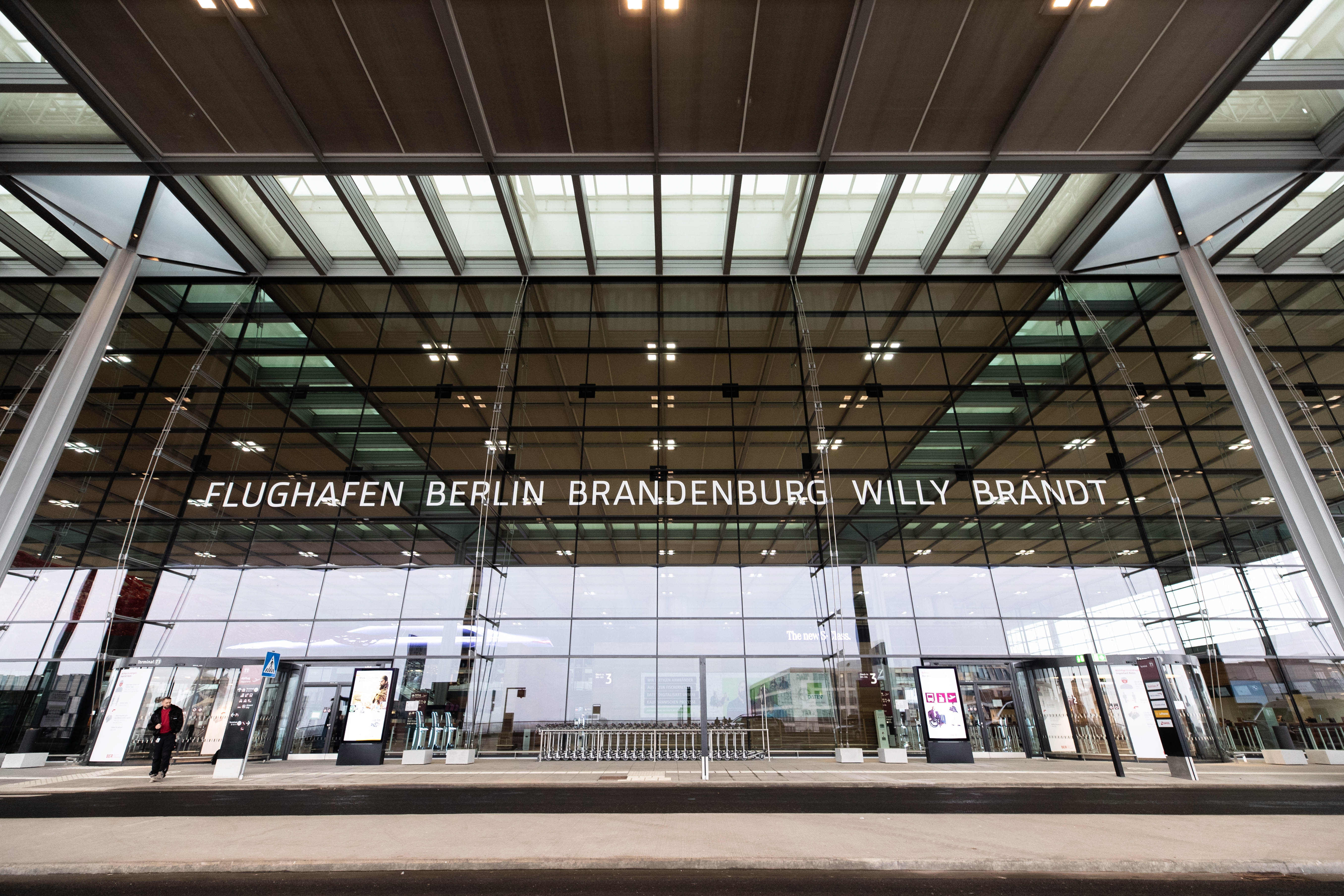 德国柏林将启用新机场(9)