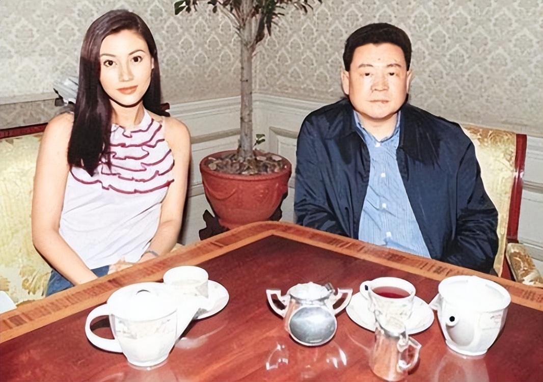 一代女神袁洁莹就这样改写了自己的结局