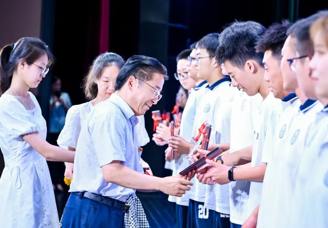 北京市大兴区第一中学举办2023届高三年级毕业典礼