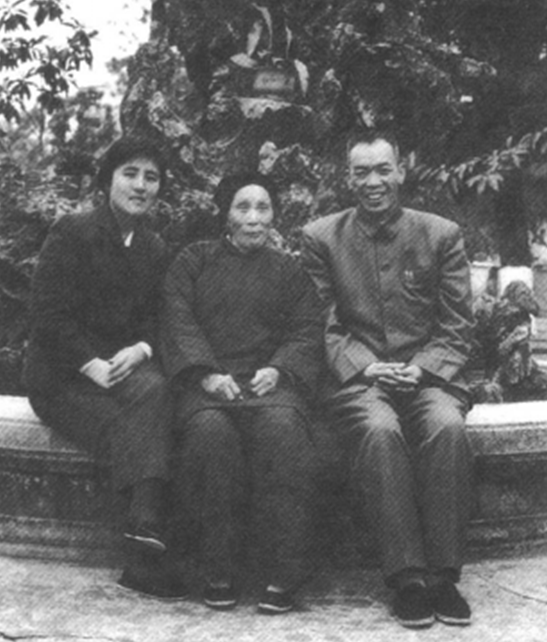 2003年,面对自己16年心血完成的丈夫遗愿,任桂兰:等我走了再印