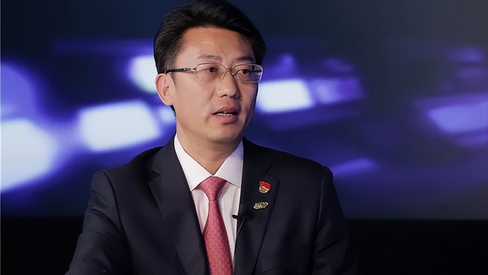 纪实:"精致油亮"段文泉:花84万香氛在办公室里,霍霍云南28年