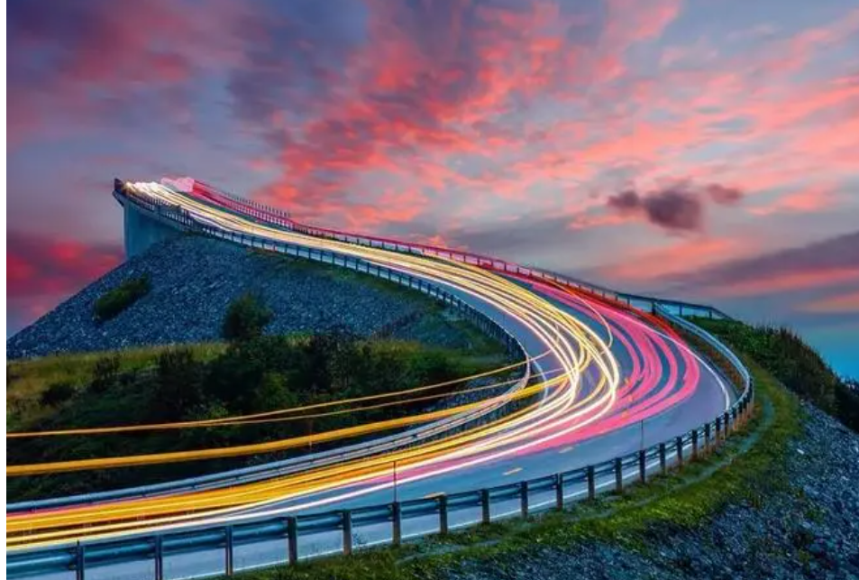 敢把国旗国徽收入图片库收费的公司,视觉中国这回成了过街老鼠!