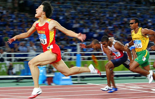 从万人敬仰到跌落神坛的刘翔,退役后没有工作,如今怎样了?