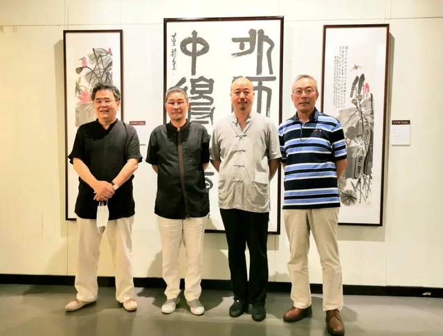 西泠印社副秘书长孙慰祖,西泠印社理事,韩天衡美术馆馆长排炜羽