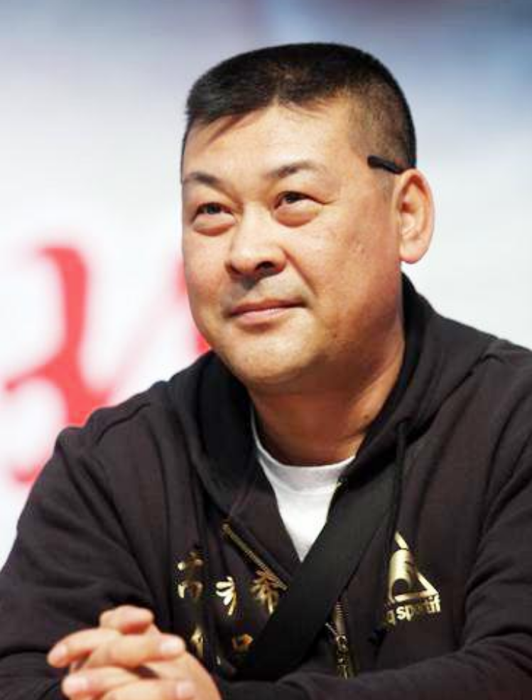 58岁演员侯传杲:患过癌,妻子出过车祸,现在的生活状况怎样?