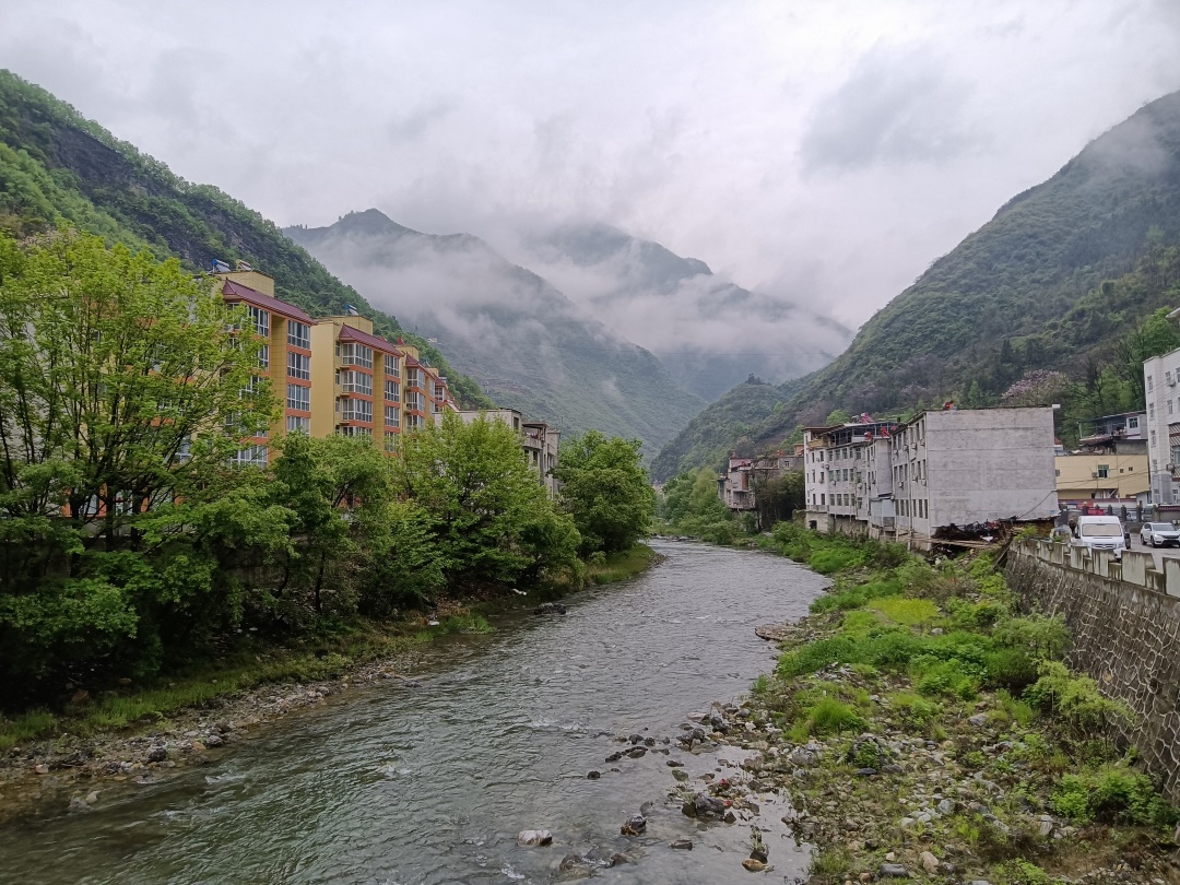 商洛镇安的公共交通太强悍了!在安康旬阳玩,搭乘的竟是商洛车