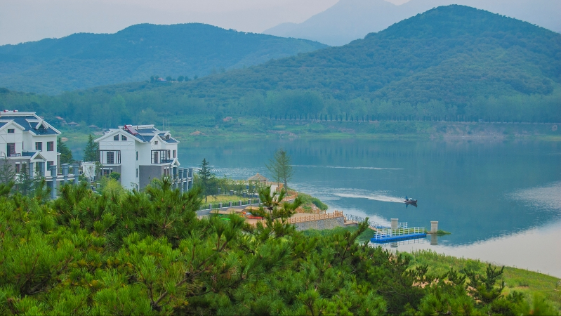胶东旅游:日照五莲松月湖水利风景区